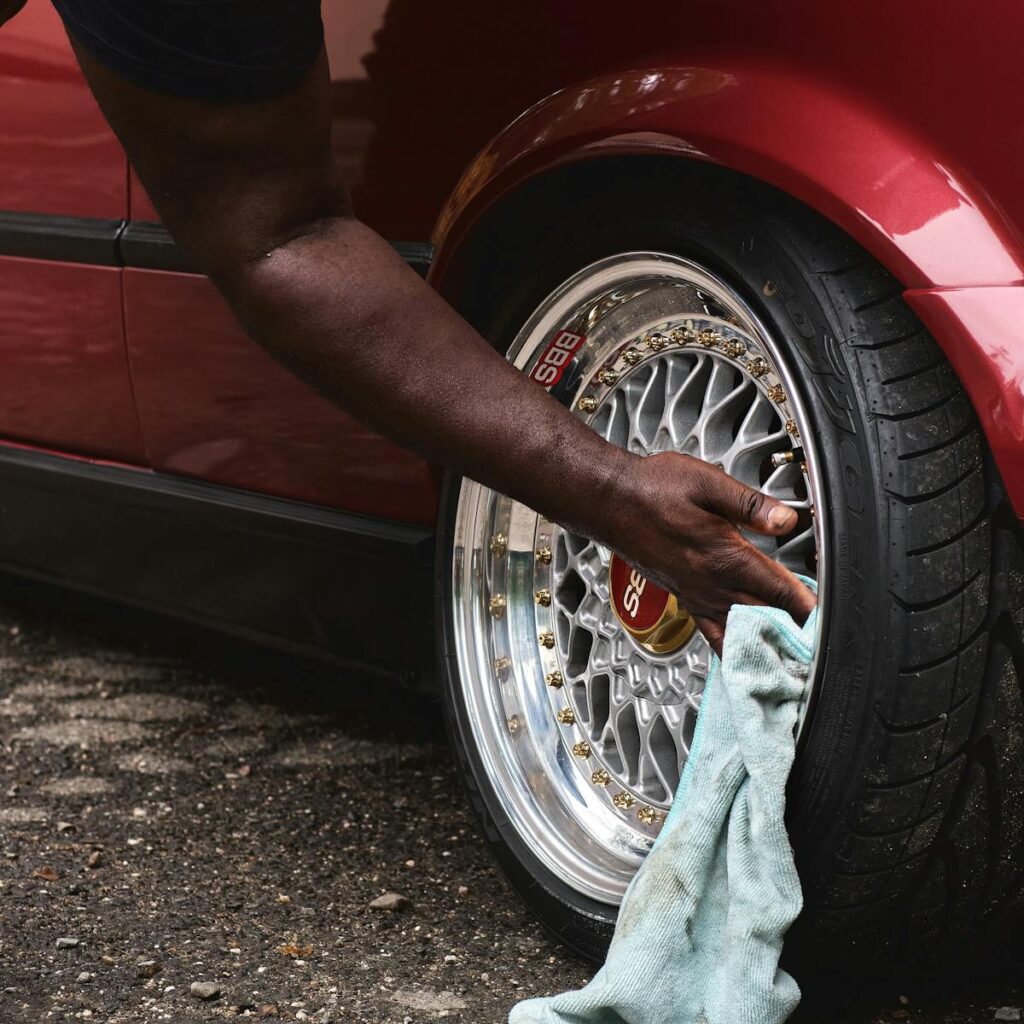 how much to detail a car